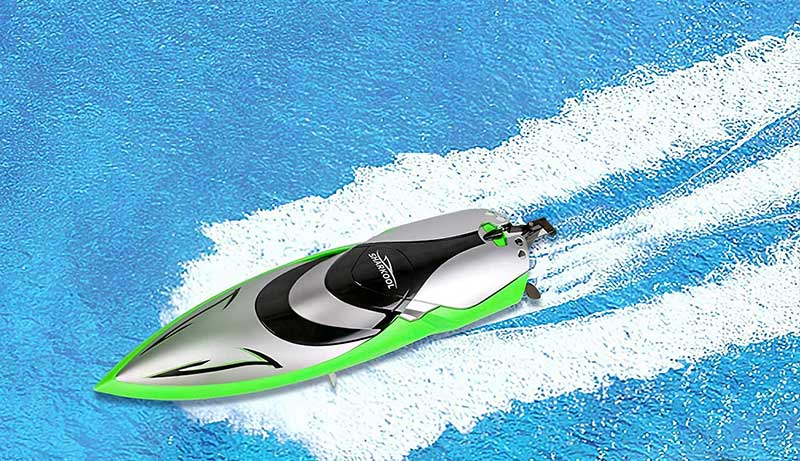Best RC Boat for Pool – TOP 5 Collections Reviewed by an Expert